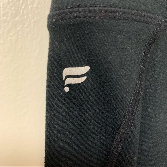 Fabletics Power Hold Mesh Media Cropped Leggings with Pockets Size Medium - Picture 8 of 8